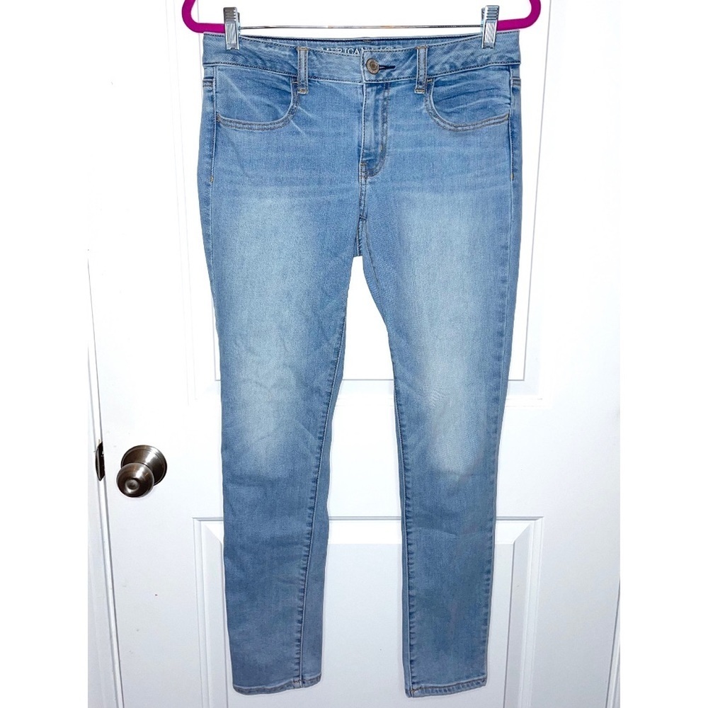 American Eagle size 8 regular light denim jegging jeans